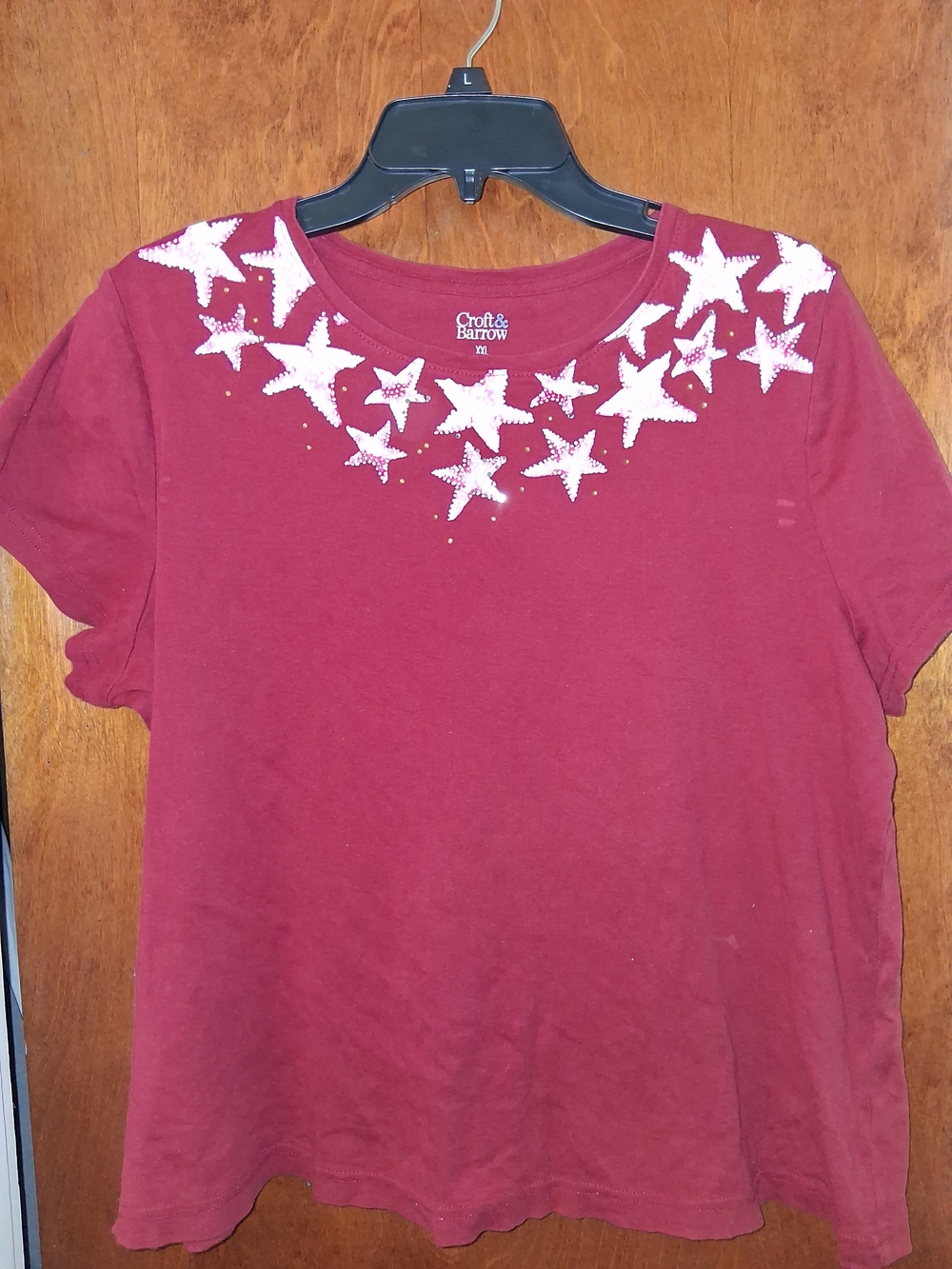 croft & barrow Burgundy Short-Sleeve Tee with White Star Appliqué